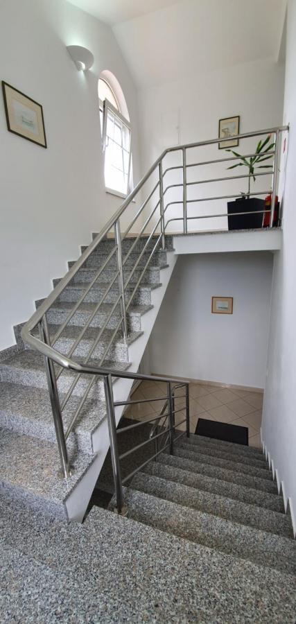 Sunny Apartments Затон Екстер'єр фото