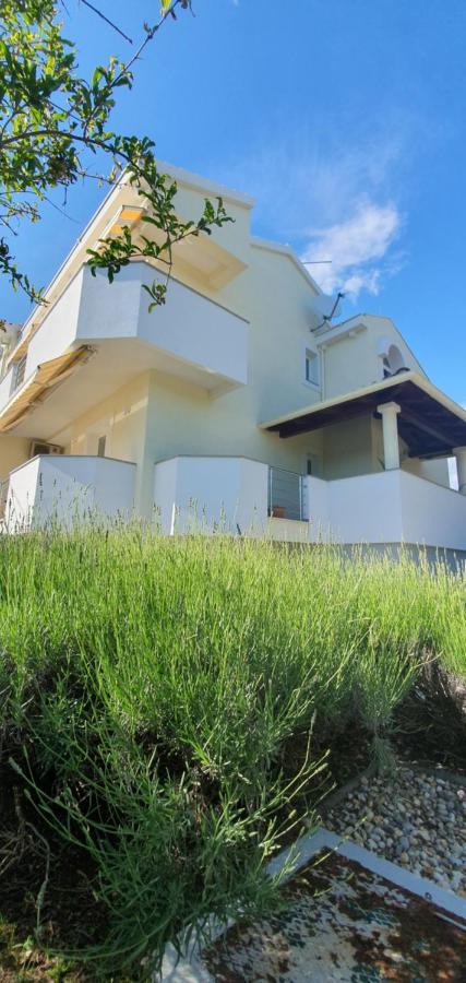 Sunny Apartments Затон Екстер'єр фото